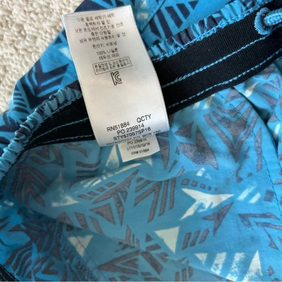 Patagonia Women’s Blue Patterned Barely Baggies Shorts - Picture 5 of 10